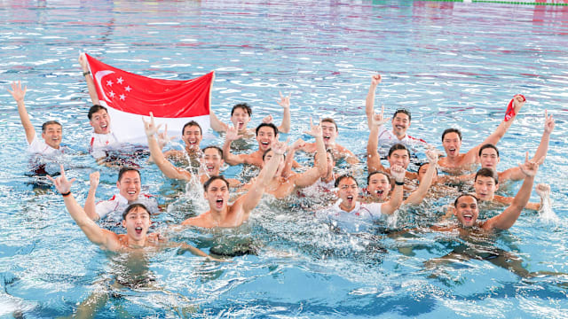 世体：施洛特贝克仍犹豫与多特续约，皇马与巴萨将争夺他（世体：施洛特贝克续约多特仍观望，皇马巴萨拟展开争夺）