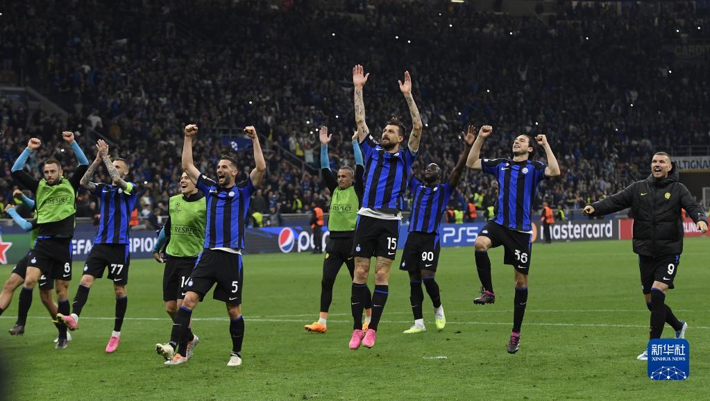 巴西上一次落位世界杯C组是2002年，近两届冠军都出自C组（巴西上次被分入世界杯C组还是2002年，最近两届的冠军皆出自C组）