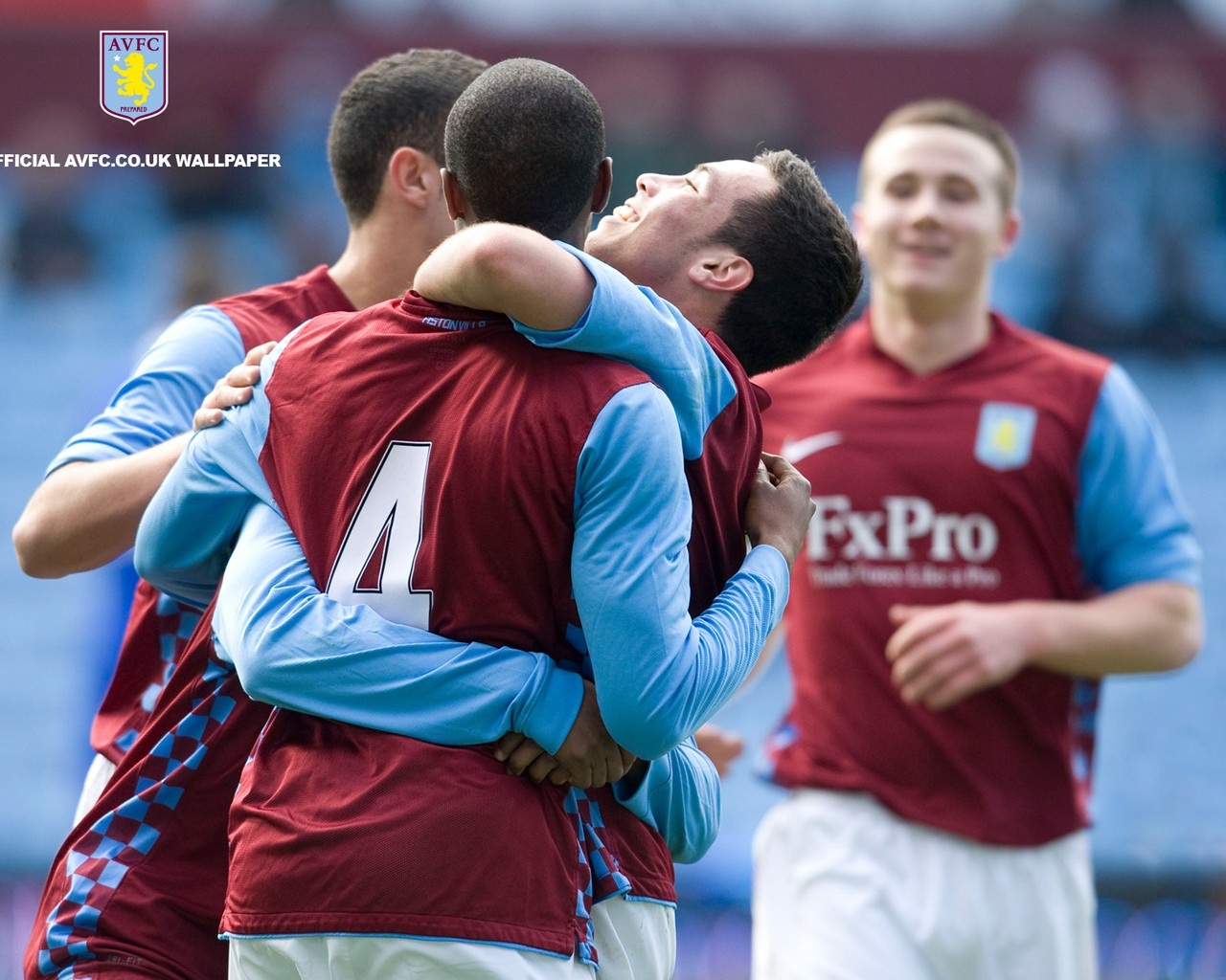 记者：16岁布基纳法索中场签约白堡，未来有望加盟切尔西（记者：白堡签下16岁布基纳法索中场，未来或将投奔切尔西）