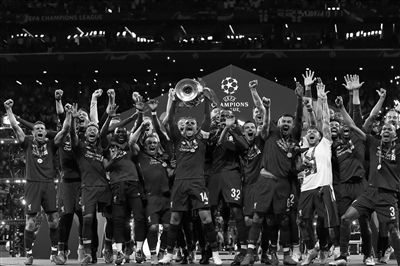 球迷：这球假得我都信了（球迷吐槽：这球假到离谱，我竟然信了）