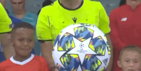 疯狂开火，拉菲尼亚狂晒数据荣誉回应落选FIFPRO年度最佳11人（火力全开！拉菲尼亚晒数据与荣誉，正面回应无缘FIFPRO年度最佳11人）