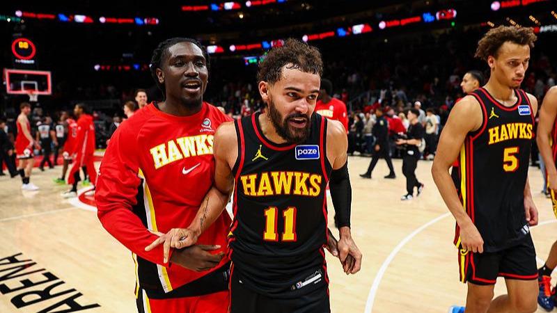 每体：巴萨让马丁替换德容出席发布会，以肯定前者的出色表现（每体：巴萨安排马丁顶替德容出席发布会，以示对其出色发挥的肯定）