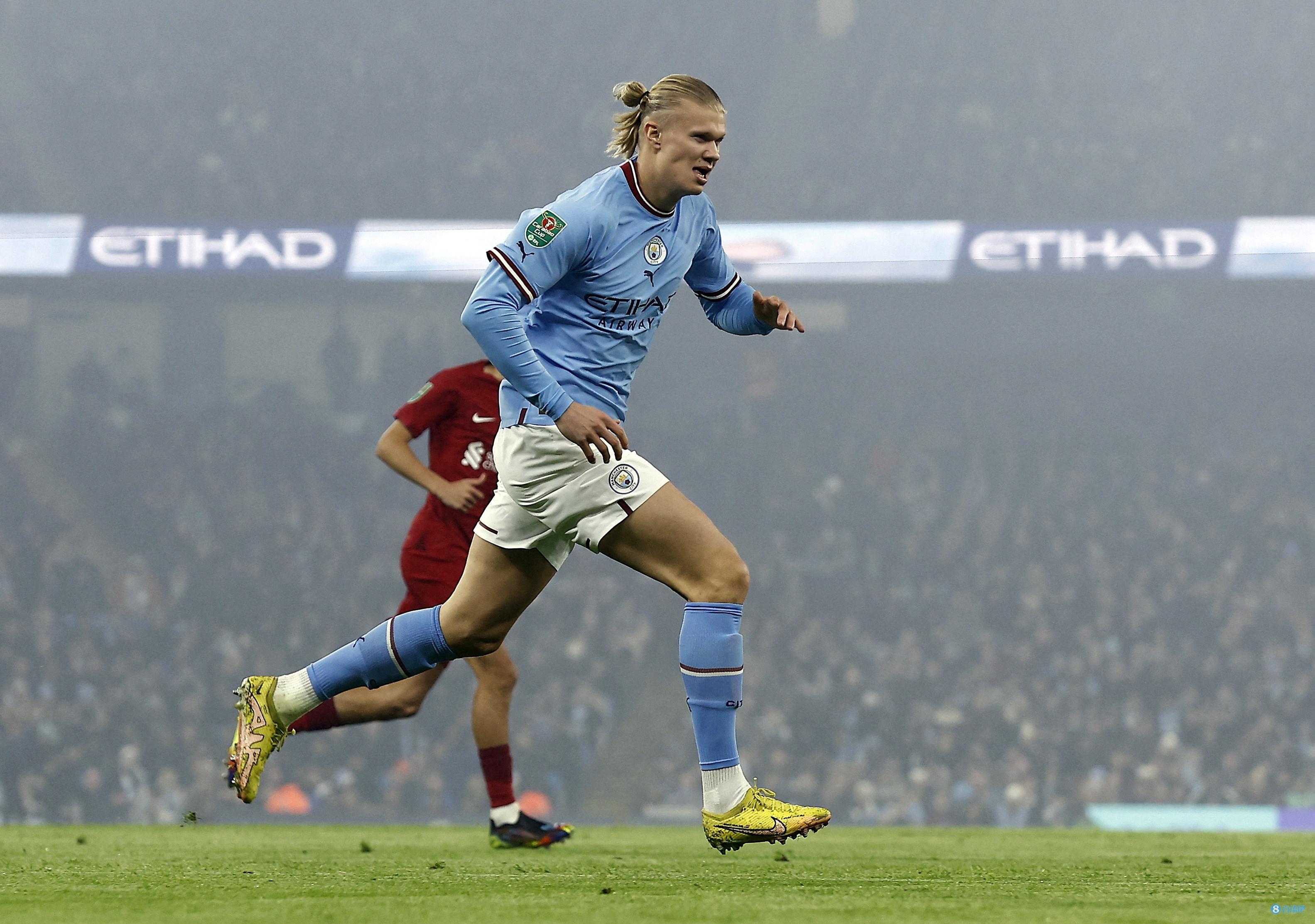 差点成为罪人，马尔基尼奥斯决赛下半场送点+面对绝杀良机“解围”（马尔基尼奥斯险成罪人：决赛下半场送点，绝杀良机却成“解围”）