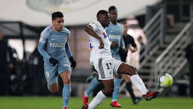 东体：申花像会学习却不会考试的优等生，背负过重的心理负担（东体：申花犹如会学不会考的学霸，心理压力过重）