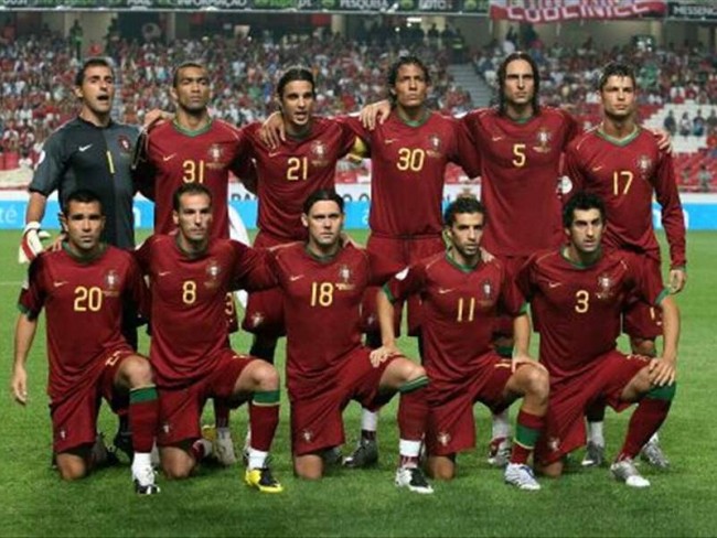 教练公开怒喷裁判，记者会炸裂（教练当众痛斥裁判，记者会火药味十足）