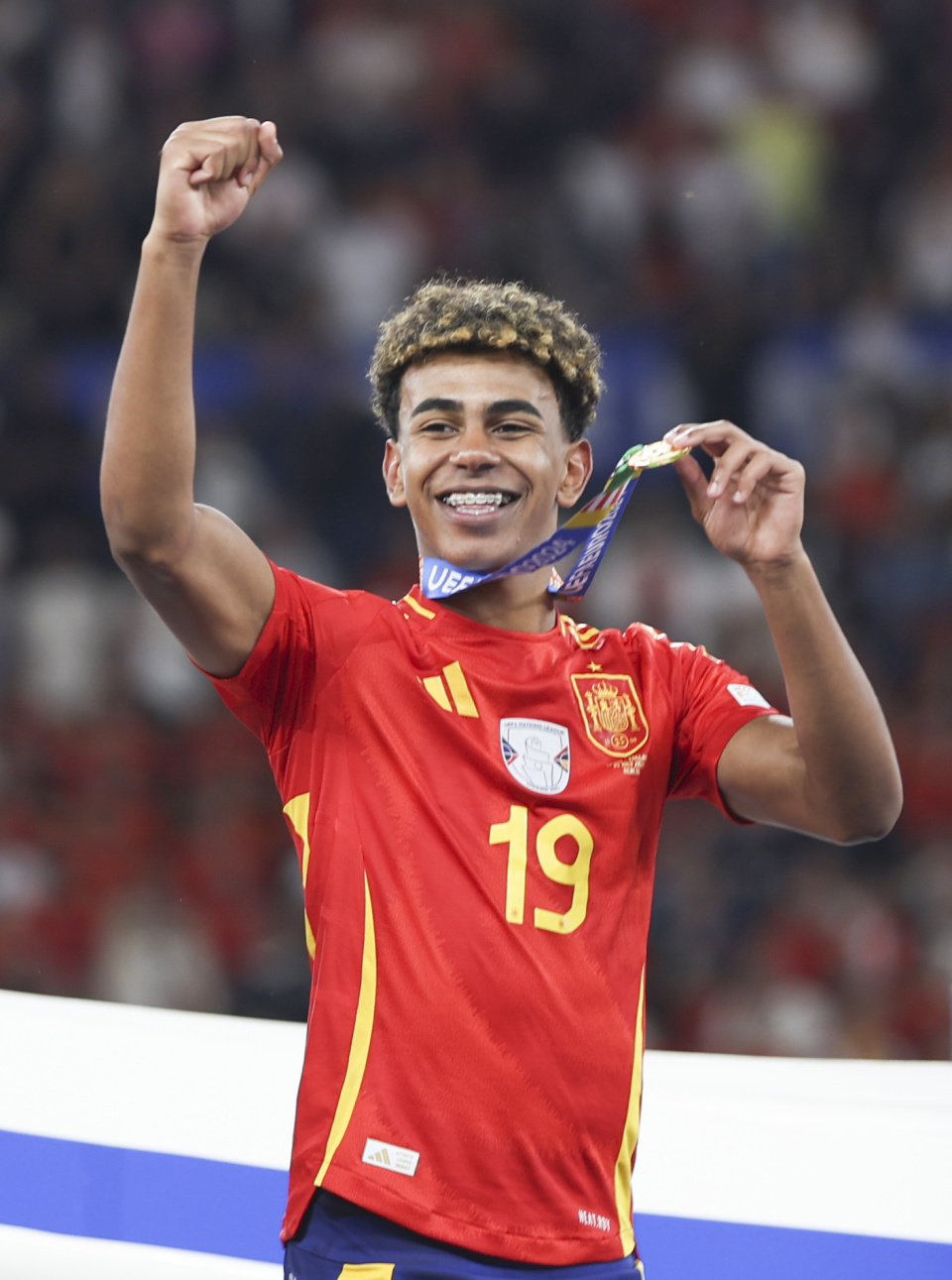 葡萄牙足协主席：C罗能踢世界杯的首场比赛非常重要（葡萄牙足协主席：C罗出战世界杯首战至关重要）