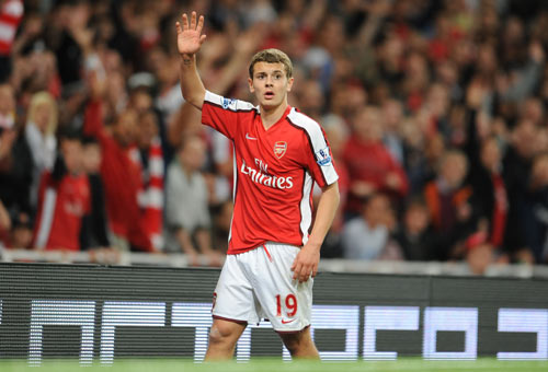 官方：本轮港超联赛延期进行，中国香港各代表队将臂缠黑纱出战（官方宣布：港超本轮顺延举行，中国香港各代表队臂缠黑纱参赛）