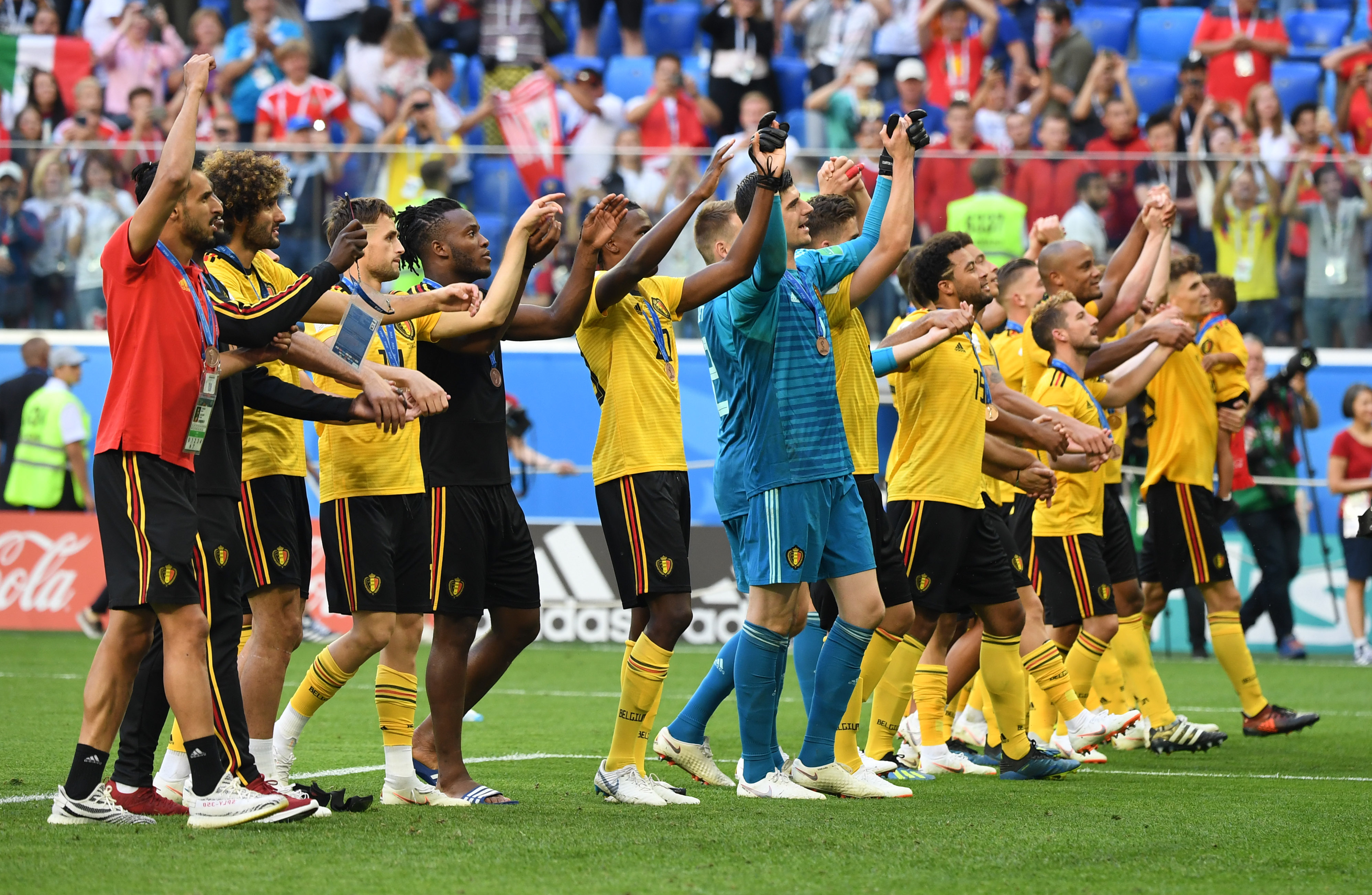 瓜迪奥拉：斯通斯将缺席本轮欧冠，阿隆索知道怎么挽回局势（瓜迪奥拉确认斯通斯缺席本轮欧冠，称阿隆索懂得扭转战局）