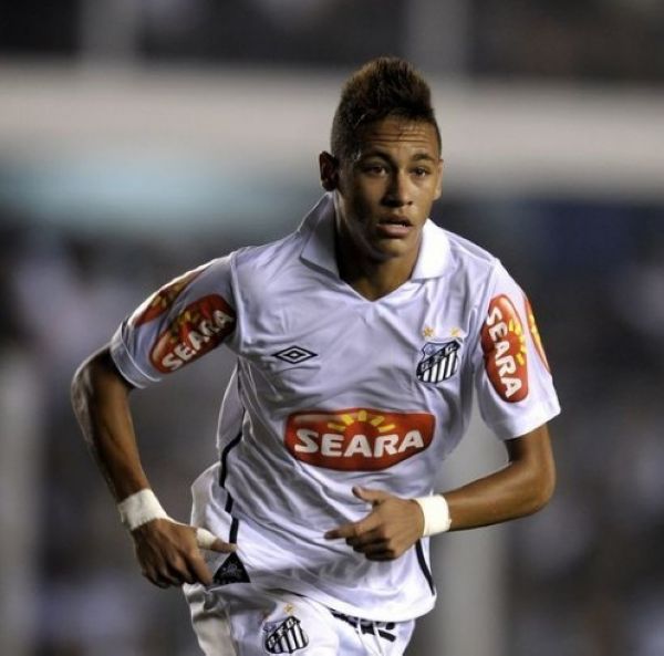 马卡：老佛爷在皇马输塞尔塔后召开紧急会议，持续至凌晨（马卡：皇马不敌塞尔塔后，老佛爷连夜召开紧急会议，直至凌晨）