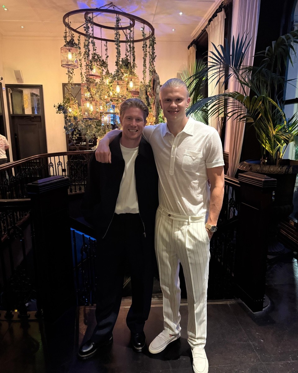 C罗打趣：詹姆斯是个好人，但我头发比他多！（C罗调侃詹姆斯：人品满分，发量我更胜一筹）