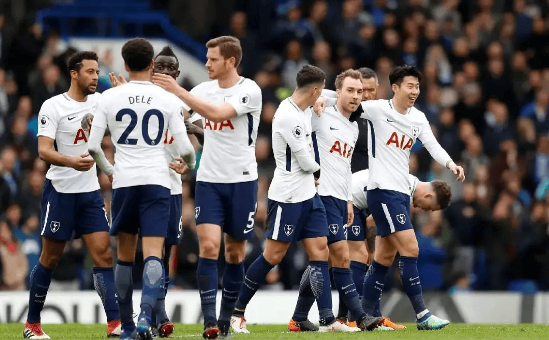 欧冠积分榜形势：拜仁阿森纳全胜，巴黎皇马遭首败，意甲陷危机（欧冠积分风云：拜仁阿森纳全胜领跑，巴黎皇马遭首败，意甲告急）